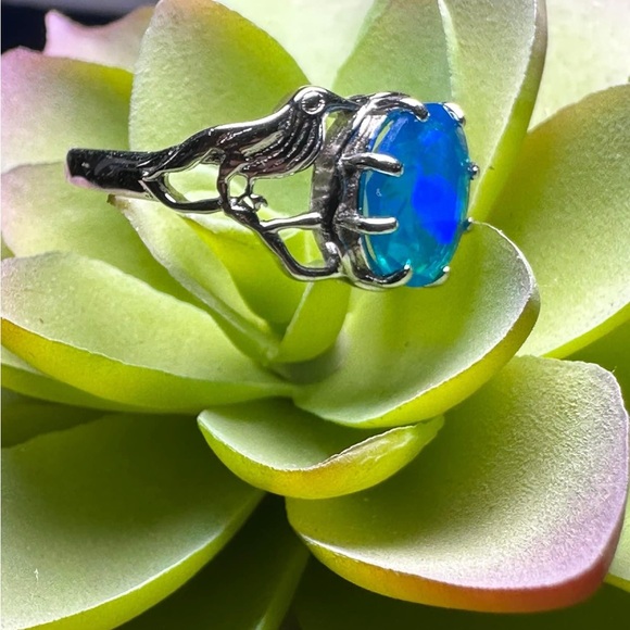 Gorgeous Blue Ethiopian Opal Bird Setting Size 6.5 Sterling Silver Ring - Picture 2 of 4